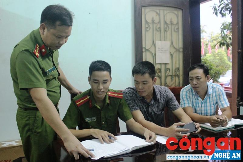 Đội Cảnh sát ĐTTP về Hình sự, Kinh tế, Ma túy Công an TX Thái Hòa trao đổi kinh nghiệm sau mỗi lần phá án thành công