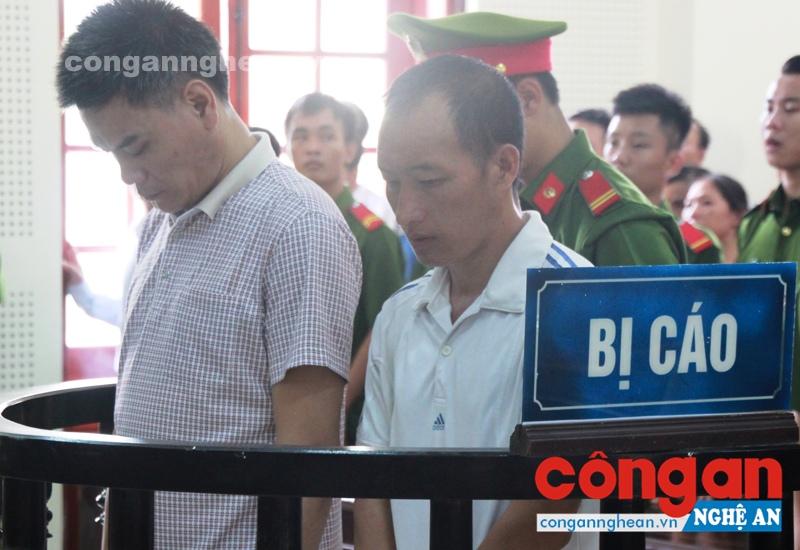 2 bị cáo Trần Văn Lung và Lầu Bá Rê tại phiên tòa