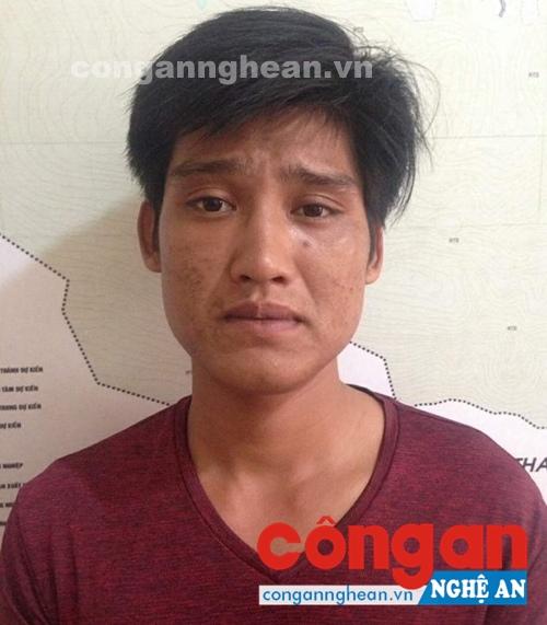 Đối tượng Trần Văn Bình tại cơ quan CSĐT Công an huyện Thanh Chương