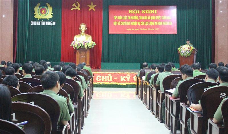 Toàn cảnh Hội nghị.