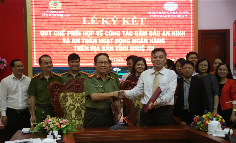 Tại buổi lễ ký kết