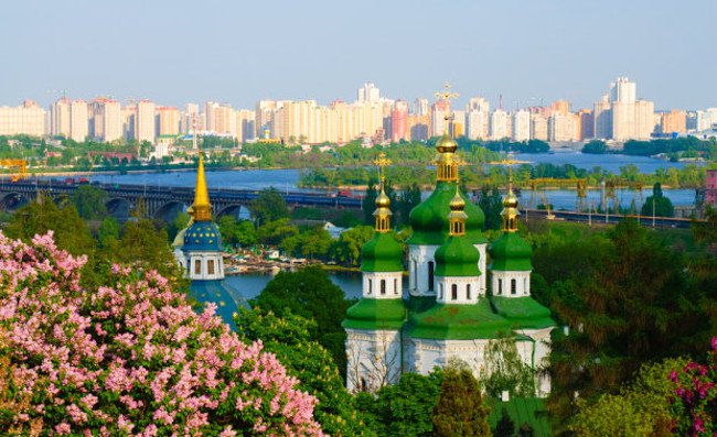 Hiện nay, tỉ lệ suy giảm dân số tự nhiên ở Ukraina vào khoảng 0.8%/năm và đến năm 2050, Ukraina sẽ mất khoảng 30% dân số hiện có. Quốc gia này đang trên đà biến mất nhanh nhất.