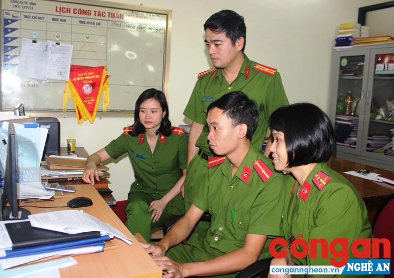 CBCS Đội ĐTTH trao đổi kinh nghiệm ứng dụng tin học vào công tác