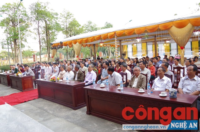 Tại buổi gặp mặt nhiều thế hệ cán bộ, lãnh đạo Trại Tạm giam qua các thời kỳ đã tới dự để ôn lại những kỷ niệm 