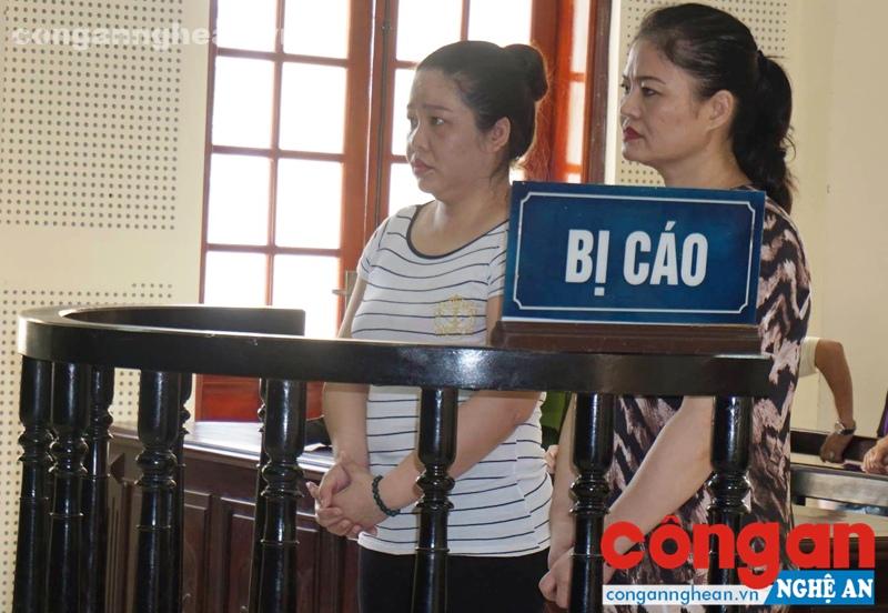 2 bị cáo Tống Thị Trang và Nguyễn Thị Thảo tại phiên tòa