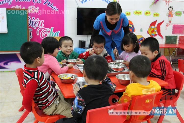 Đảm bảo dinh dưỡng và an toàn vệ sinh thực phẩm, góp phần bảo vệ                                        và nâng cao sức khỏe toàn diện cho trẻ - thế hệ chủ nhân tương lai của đất nước