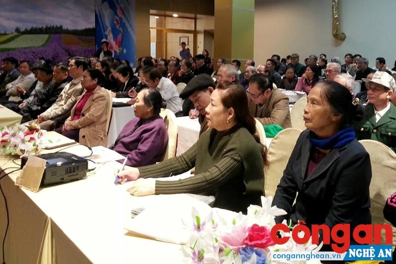 Hơn 200 đại biểu là cán bộ, hội viên, tình nguyện viên thuộc 15 phường, xã trên địa bàn TP Vinh tham gia tập huấn