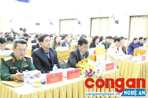 Đại biểu tham dự kỳ hợp