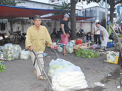 Mưu sinh ở chợ đầu mối Vũng Tàu
