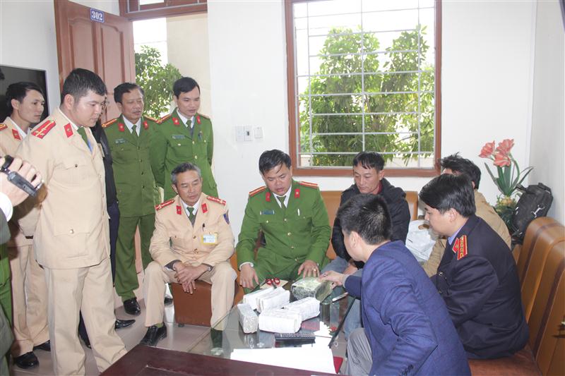 Đây là vụ vận chuyển ngoại tệ trái phép lớn nhất tại Nghệ An trong những năm gần đây