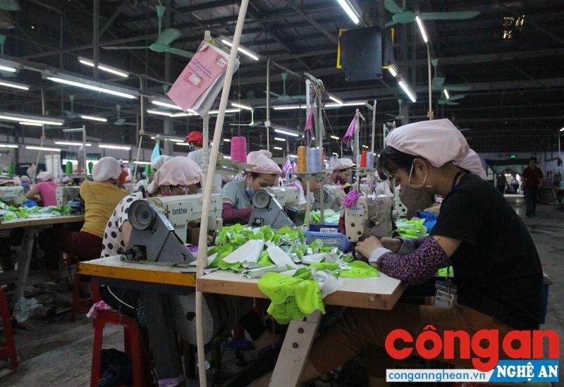 Phát triển công nghiệp may mặc là một trong những ưu tiên trong thời gian tới