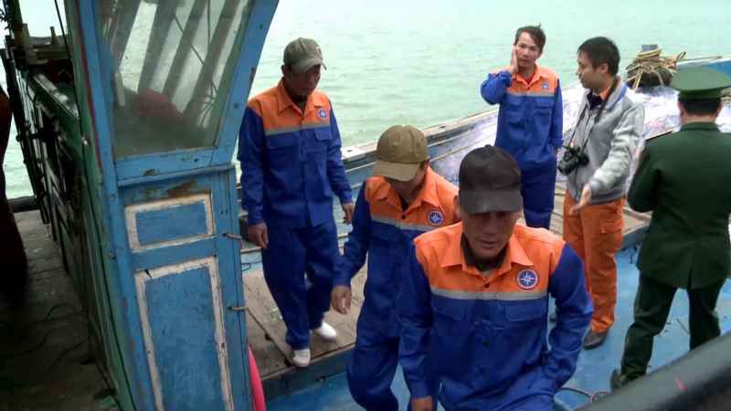 Các thuyền viên được lên bờ an toàn