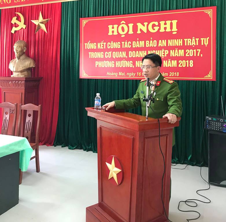 Đ/c Trung tá Nguyễn Bình Hà, Trưởng Công an thị xã kết luận tại hội nghị