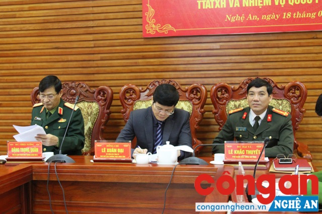 Lãnh đạo UBND Tỉnh cùng lãnh đạo 2 ngành Công an và Quân đội chủ trì Hội nghị tại điểm cầu Nghệ An