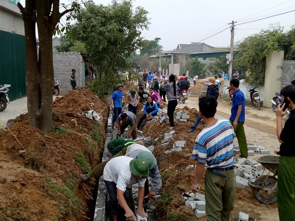 Với tinh thần làm việc khẩn trương, trong buổi sáng công việc đã hoàn thành
