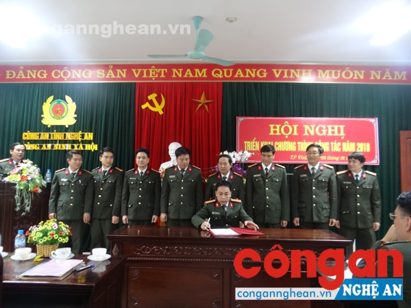 Các đội ký kết giao ước thi đua