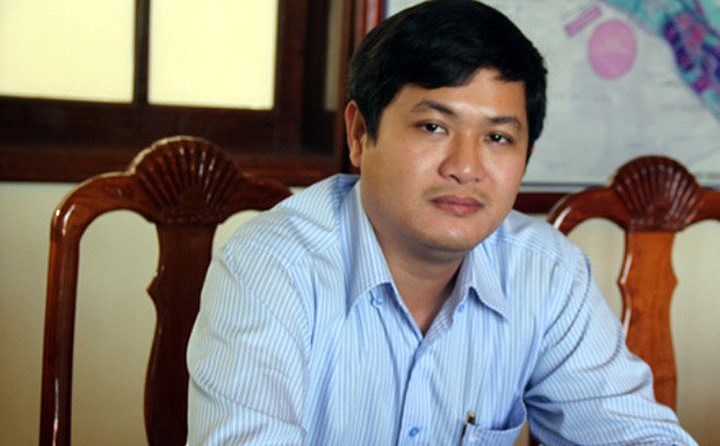 Trước đó, hành trình quan lộ của  con trai nguyên Bí thư Quảng Nam Lê Phước Thanh được xem là thăng tiến một cách thần tốc. Ngày 26/2/2014, đang là Trưởng Phòng Xúc tiến đầu tư thuộc Ban Quản lý Khu kinh tế mở Chu Lai, ông Lê Phước Hoài Bảo được UBND tỉnh Quảng Nam điều động đến nhận công tác tại UBND huyện Thăng Bình. (Ảnh: Soha)