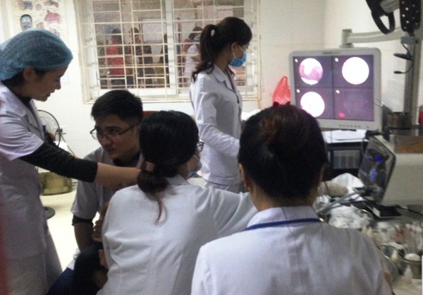 Khám, chữa bệnh cho bệnh nhi tại Phòng khám Đại học Y khoa Vinh - Ảnh minh họa