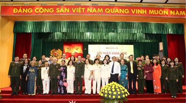 Các đại biểu tham dự Hội thảo.