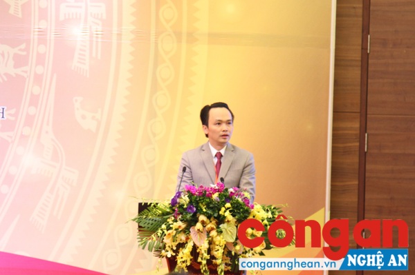 Đại diện các nhà đầu tư phát biểu tham luận tại hội nghị