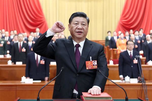 Chủ tịch Tập Cận Bình tuyên thệ trung thành với Hiến pháp. Ảnh: Tân Hoa Xã