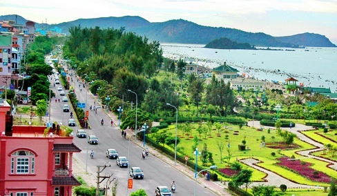 Phố biển Cửa Lò ngày càng thu hút nhiều du khách trong và ngoài nước - Ảnh: Internet