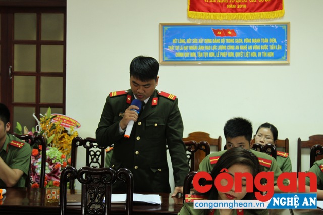 Buổi tọa đàm, đối thoại nhận được nhiều câu hỏi đến từ các ĐVTN trong Chi đoàn