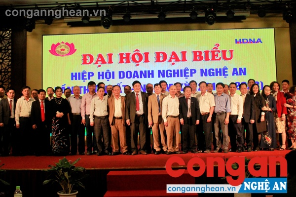 BCH Hiệp hội Doanh nghiệp Nghệ An lần thứ I ra mắt đại hội