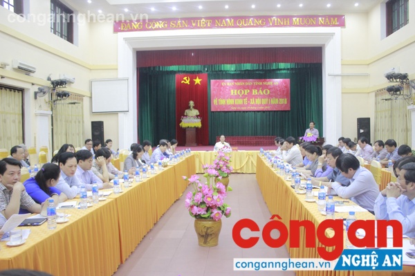 Toàn cảnh buổi họp báo về tình hình KTXH quý 1 năm 2018