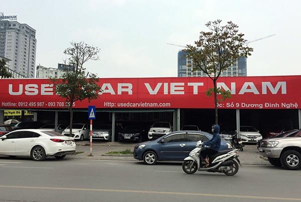 Những cửa hàng mua, bán ôtô cũ ngày càng khó khăn.