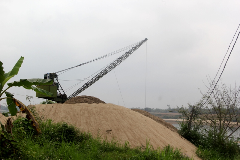 Bến cát không phép này là của gia đình anh Vỹ, trú tại thôn 3, xã Tào Sơn.