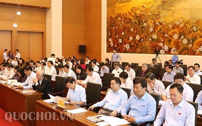 Đại biểu Quốc hội hoạt động chuyên trách đã thảo luận dự án Luật An ninh mạng.
