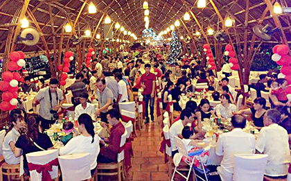 Sau 2 năm đi vào hoạt động, nhà hàng Vạn Chài trở thành điểm hẹn ẩm thực cho người dân và du khách.