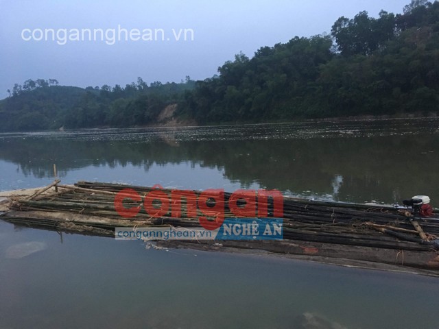 Trên bè 