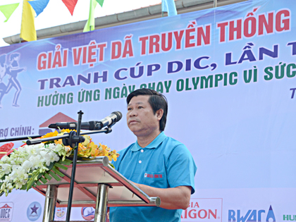 Đồng chí Nguyễn Văn Xinh, Ủy viên Ban Thường vụ Tỉnh ủy, Trưởng Ban Tuyên giáo Tỉnh ủy phát biểu chào mừng giải.