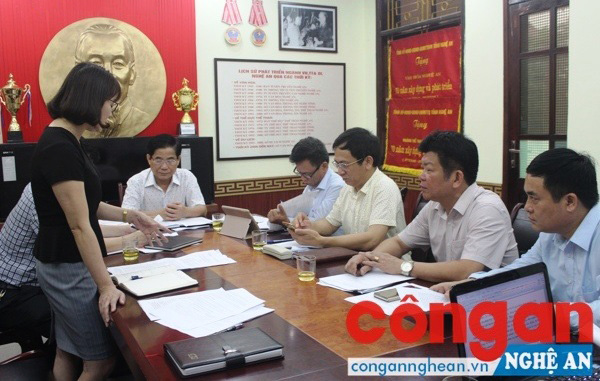 Toàn cảnh cuộc họp.