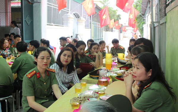 Đông đảo các hội viên tại lễ bàn giao