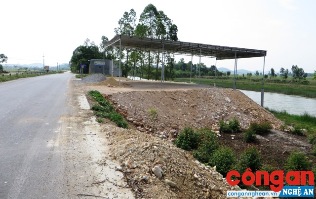 Công trình xây dựng trái phép trên kênh Vách Bắc