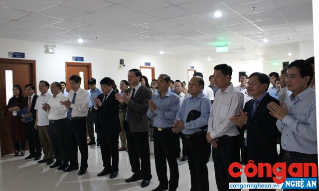Các đại biểu tham dự buổi lễ