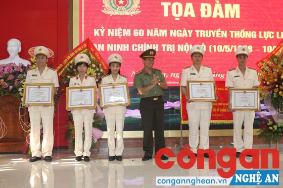 5 cá nhân được Chủ tịch UBND tỉnh tặng Bằng khen