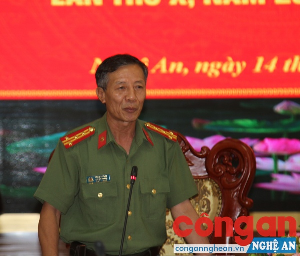 1.	Đồng chí Đại tá Phạm Bá Hậu, Phó Cục trưởng Cục Công tác chính trị, Bộ Công an, Trưởng ban tổ chức khái quát chương trình Liên hoan