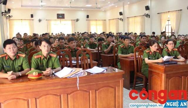Các đại biểu tham dự tại buổi kiểm tra