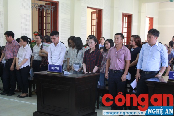  Các bị cáo tại tòa