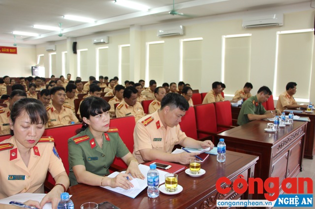 Các đại biểu tham dự buổi đối thoại