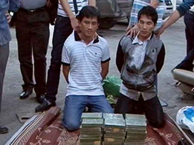2 đối tượng và tang vật