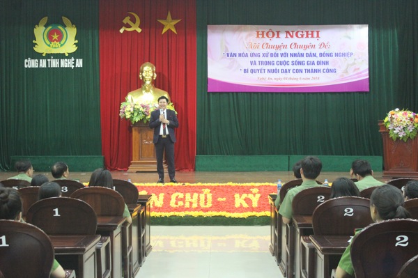 Diễn giả Đào Ngọc Cường chia sẻ về cách ứng xử trong cuộc sống và trong công việc