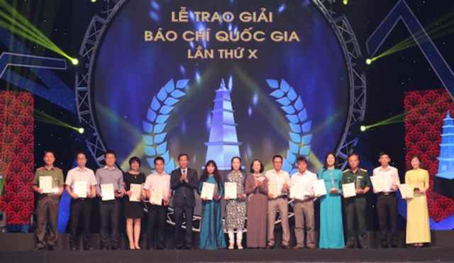 Báo chí góp phần quan trọng trong phát triển kinh tế - xã hội.
