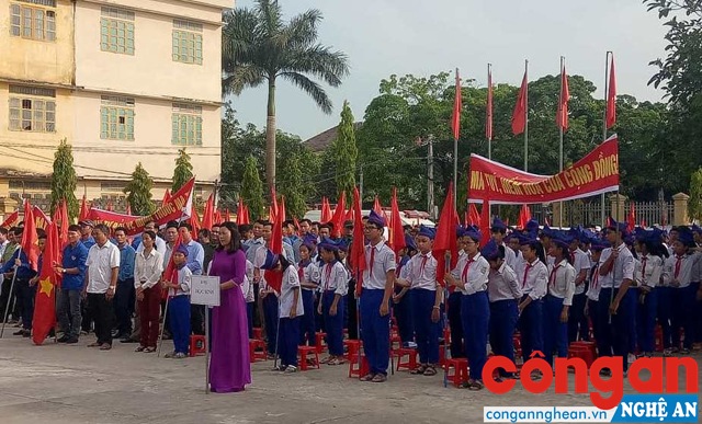 Các lực lượng tham gia lễ phát động Tháng hành động phòng, chống ma túy năm 2018