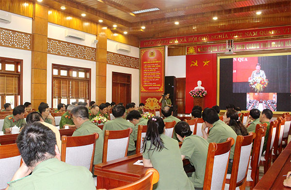 Bộ Công an tổ chức nghe báo cáo trực tuyến về tình hình ANTT, thời sự trong thời gian qua.