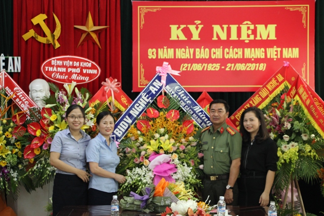 Ngân hàng BIDV chúc mừng Báo Công an Nghệ An